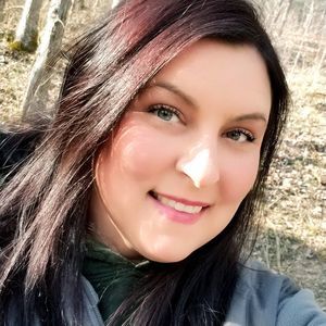 Meet your Posher, Holly